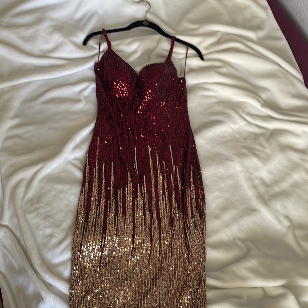 Fashion Nova sequins midi dress size L